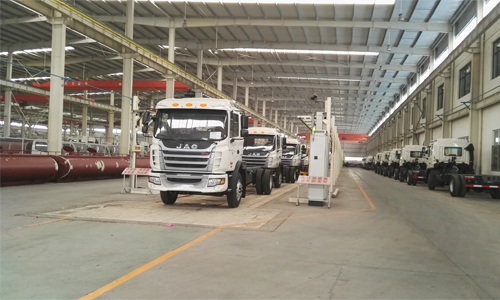 江淮格爾發(fā)<a href=http://www.75419.cn/ssc target=_blank class=infotextkey>灑水車</a>批量出口委內(nèi)瑞拉