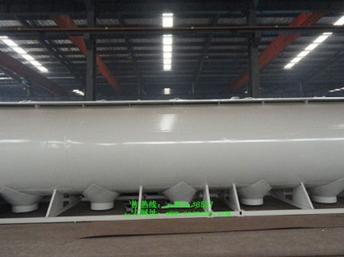 散裝<a href=http://www.75419.cn/siliaoche/ target=_blank class=infotextkey>飼料車</a>廠家-獨立作業(yè)式散裝飼料罐
